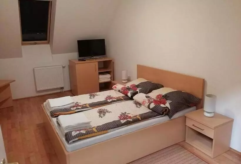 Majatalo Sasfészek   Falusi Szálláshely