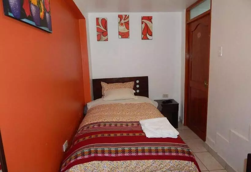هاستل Hospedaje Qori Punku