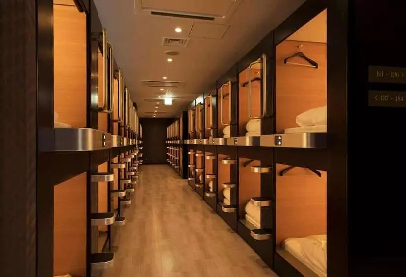 カプセルホテル Tube Sq