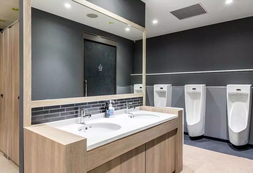 カプセルホテル Tube Sq