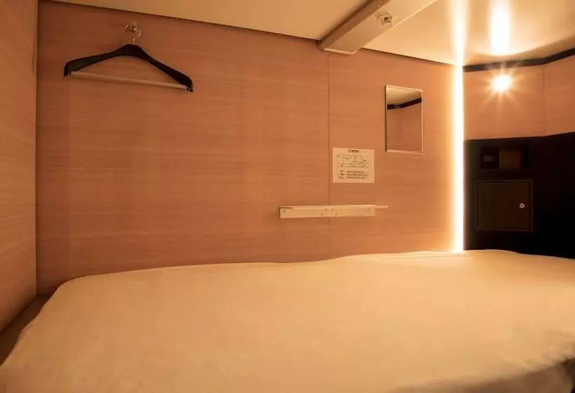 カプセルホテル Tube Sq