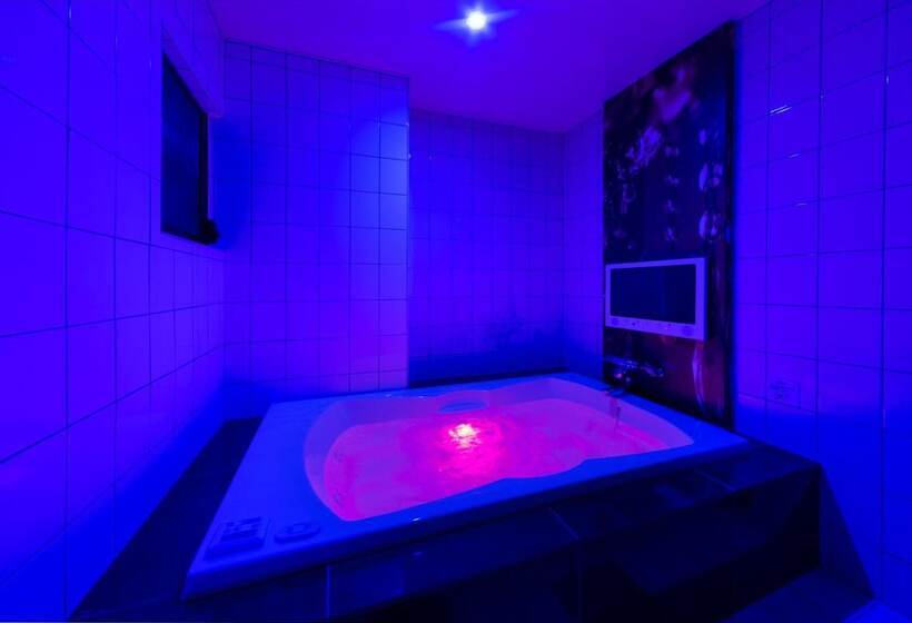 בית מלון כפרי Plant Garden Resort