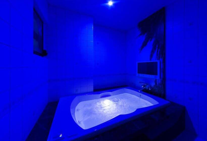 בית מלון כפרי Plant Garden Resort