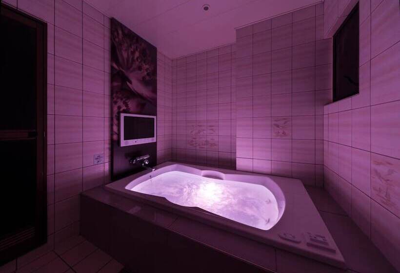 בית מלון כפרי Plant Garden Resort