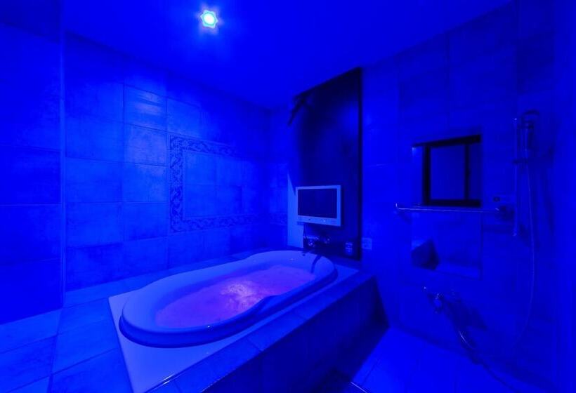 בית מלון כפרי Plant Garden Resort