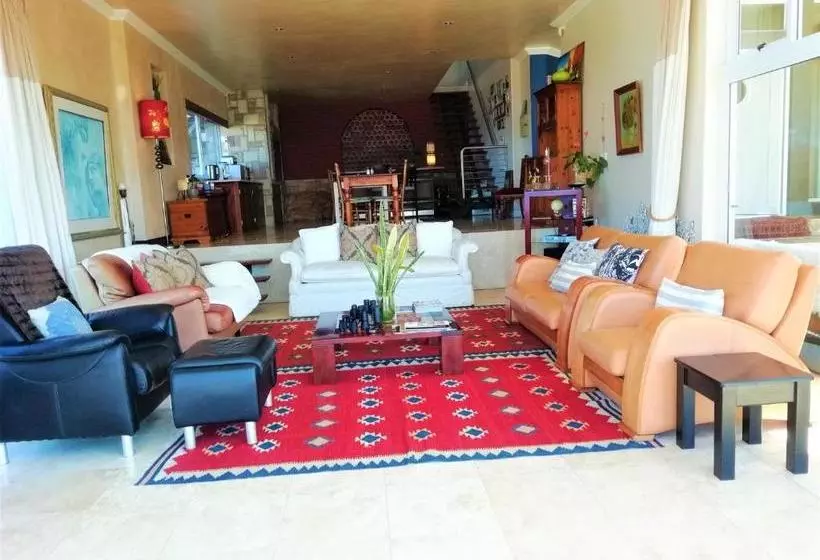 Majatalo 4 On Montagu