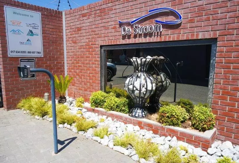 Majatalo De Stroom Guest Lodge