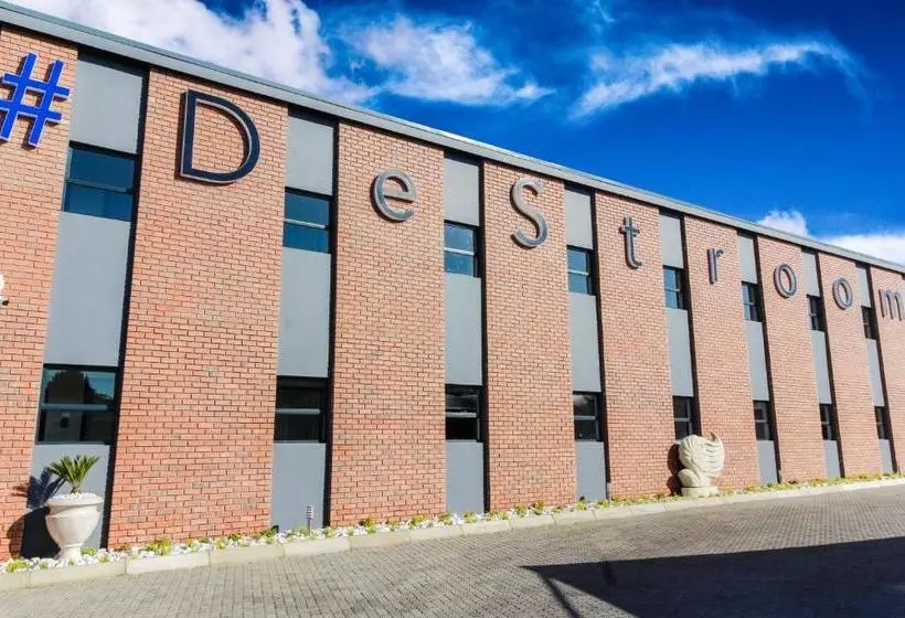 Majatalo De Stroom Guest Lodge