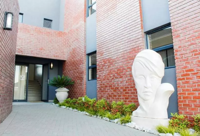 Majatalo De Stroom Guest Lodge