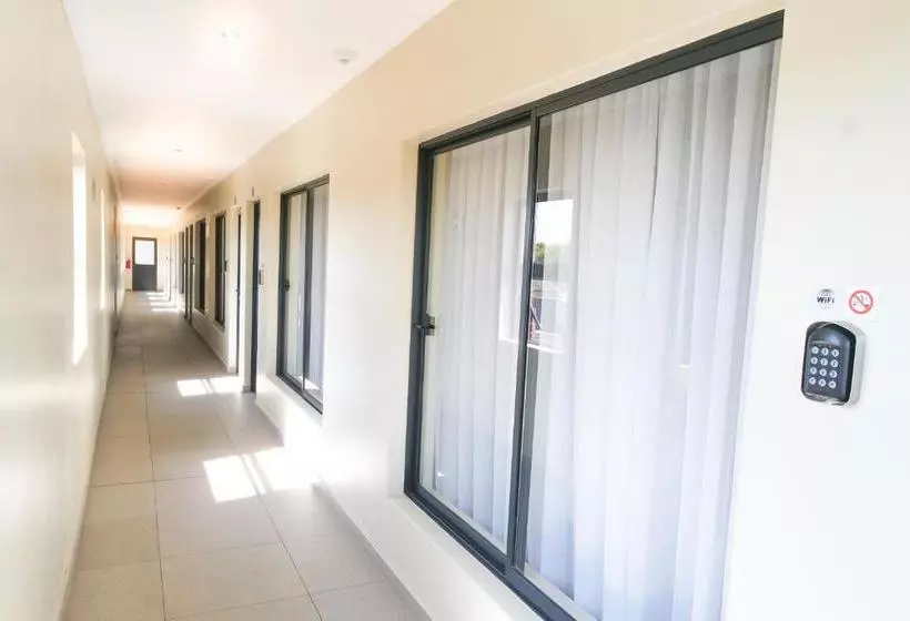 Majatalo De Stroom Guest Lodge