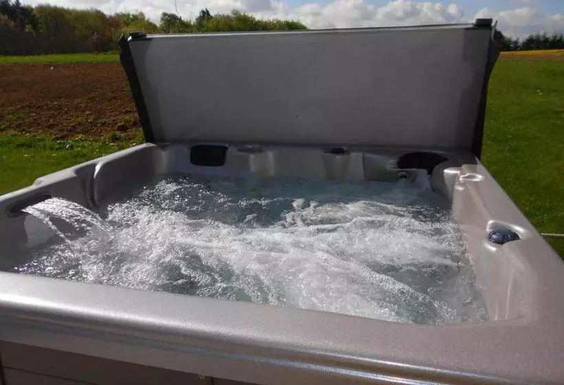 Majatalo Domaine De La Noiseraie