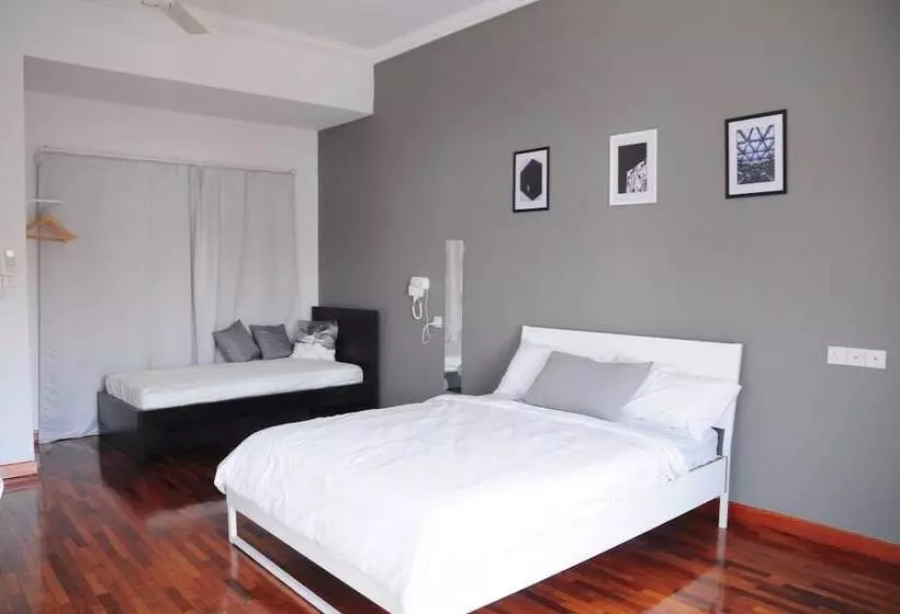 ペンション Grayhaus Guest House