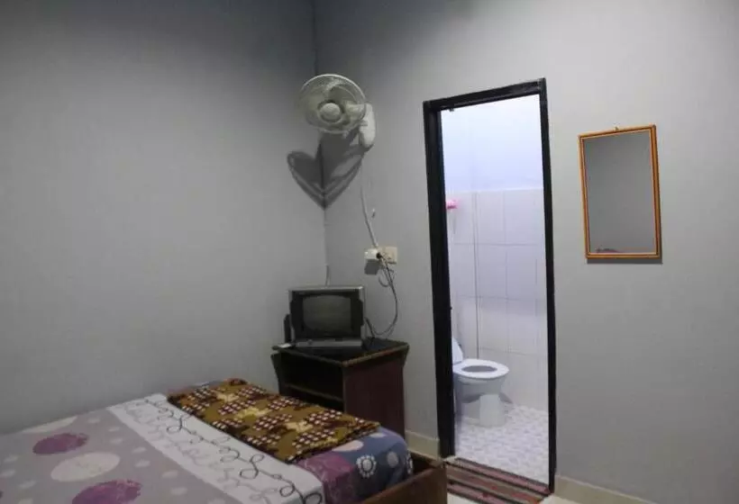 ユースホステル Penginapan Artha