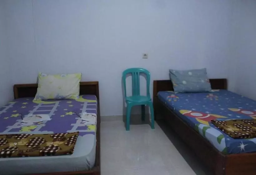 ユースホステル Penginapan Artha