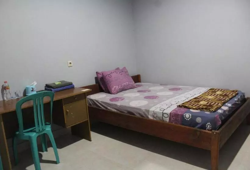 ユースホステル Penginapan Artha