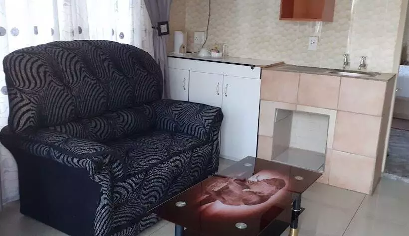 پانسیون Makhadzi S Cloud Lodge