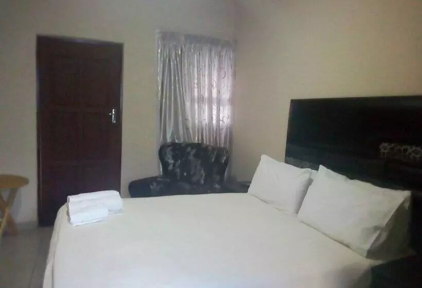 پانسیون Makhadzi S Cloud Lodge