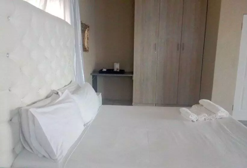 پانسیون Makhadzi S Cloud Lodge