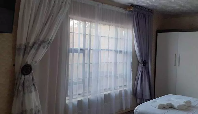 پانسیون Makhadzi S Cloud Lodge