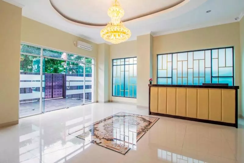 Majatalo Reddoorz Plus @ Cideng Barat