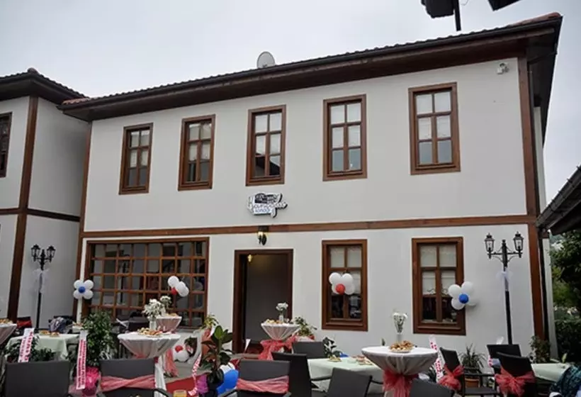 Retkeilymaja Kanoglu Konagi