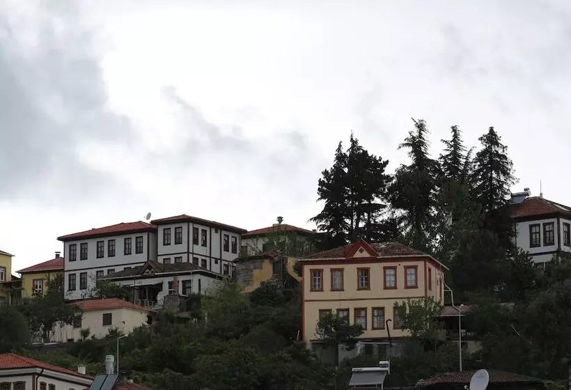 Retkeilymaja Kanoglu Konagi