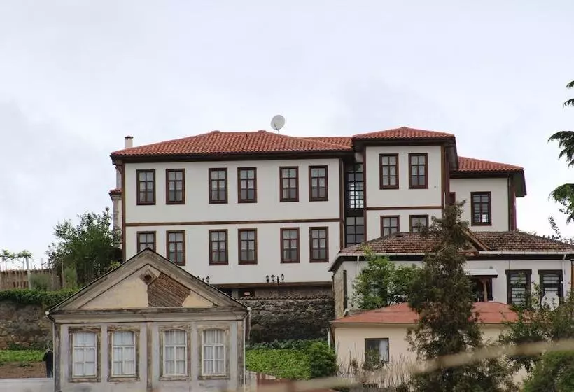 Retkeilymaja Kanoglu Konagi