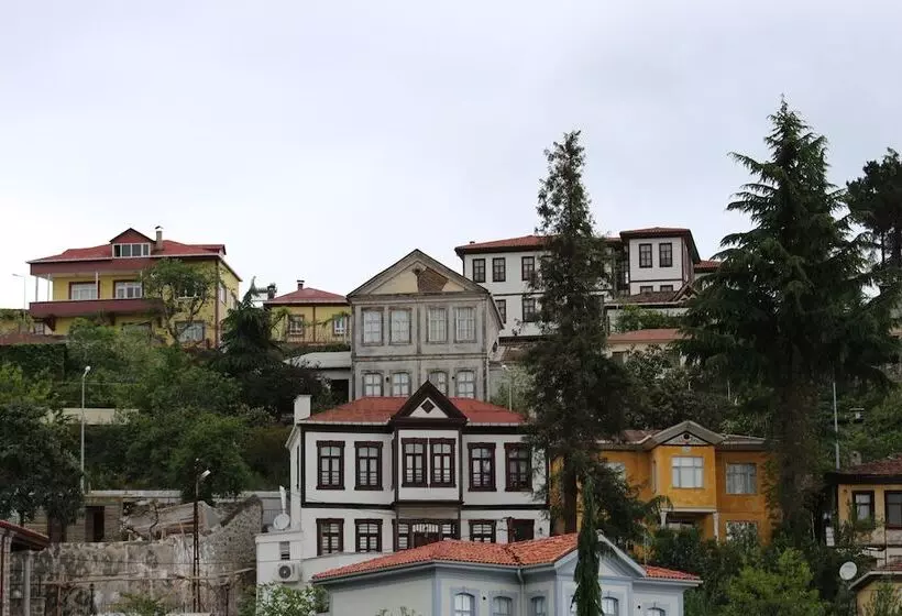 Retkeilymaja Kanoglu Konagi