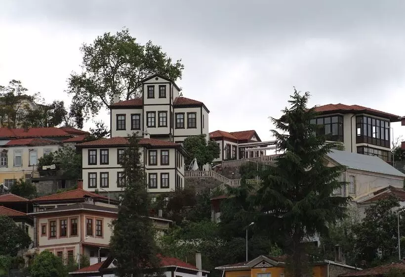 Retkeilymaja Kanoglu Konagi