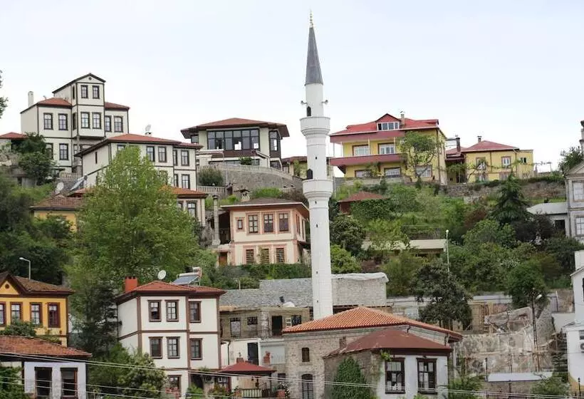 Retkeilymaja Kanoglu Konagi