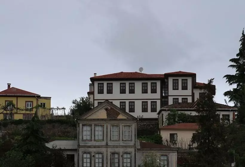 Retkeilymaja Kanoglu Konagi