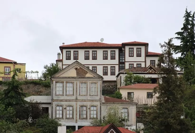 Retkeilymaja Kanoglu Konagi