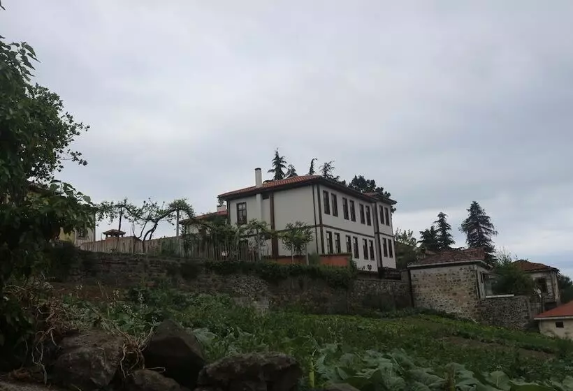 Retkeilymaja Kanoglu Konagi