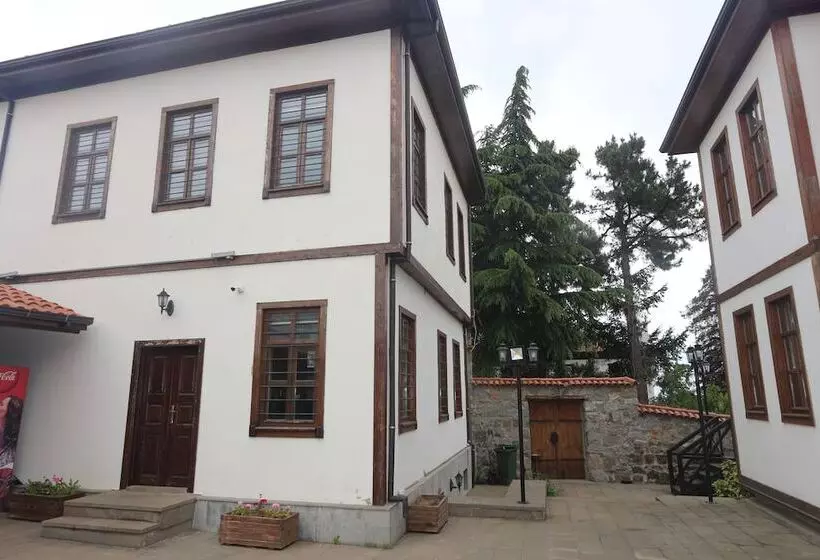 Retkeilymaja Kanoglu Konagi