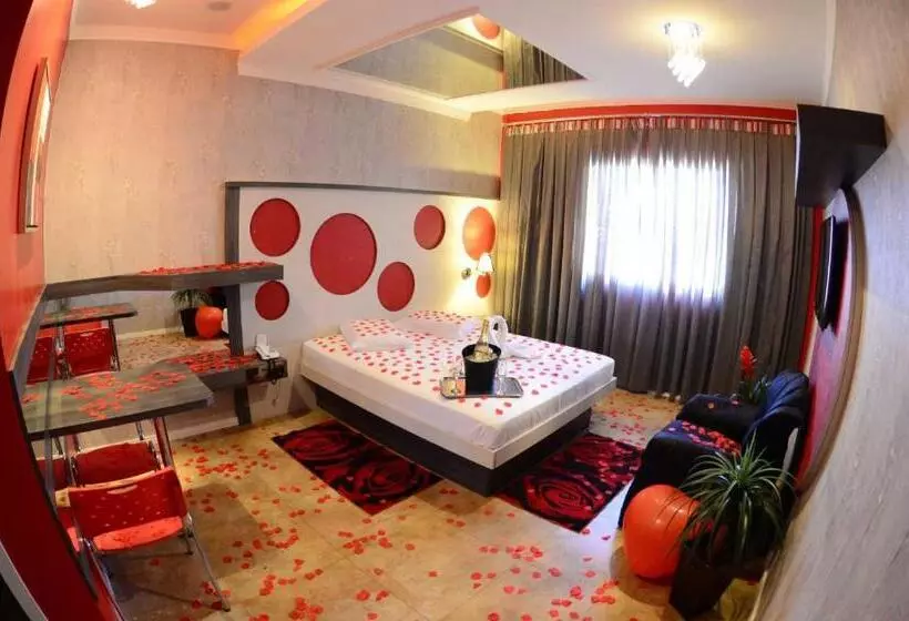 Helus Motel