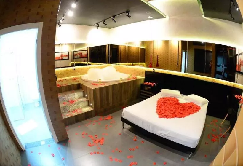 Helus Motel
