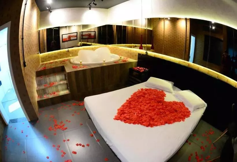 Helus Motel