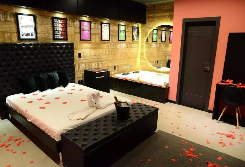 Helus Motel
