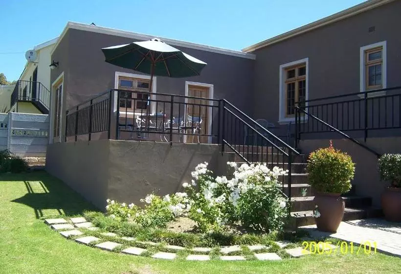 Majatalo Berg En Dal Guesthouse