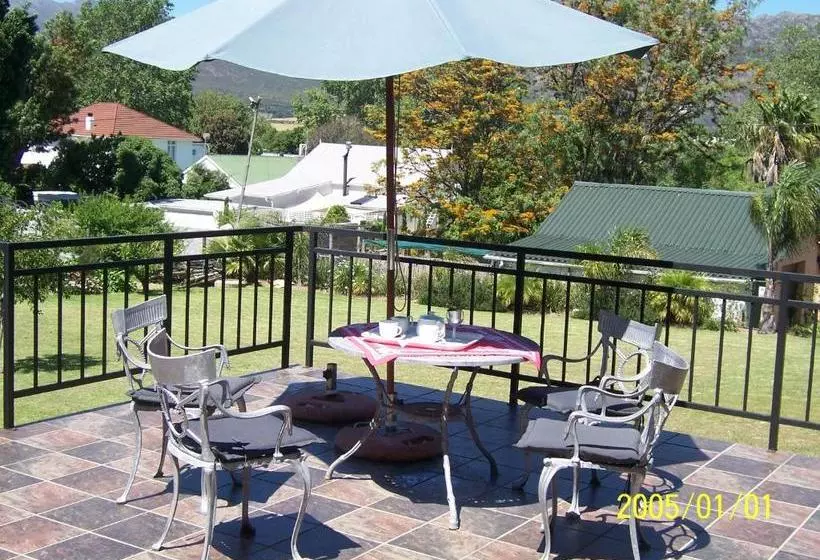 Majatalo Berg En Dal Guesthouse