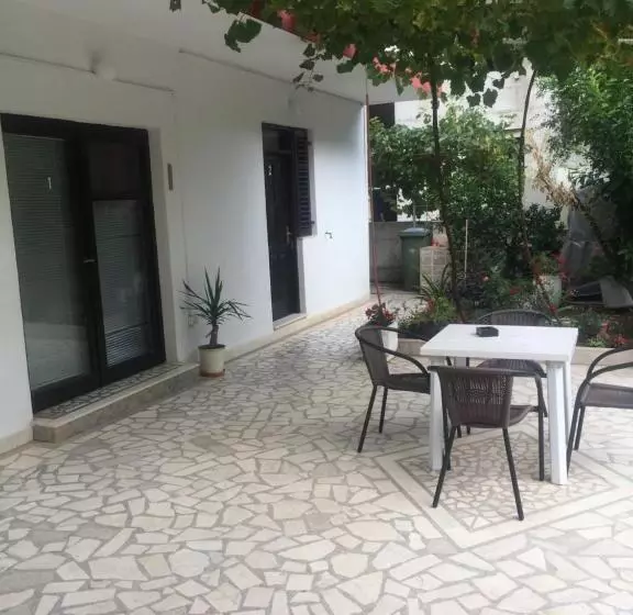 پانسیون Guest House Bajceta