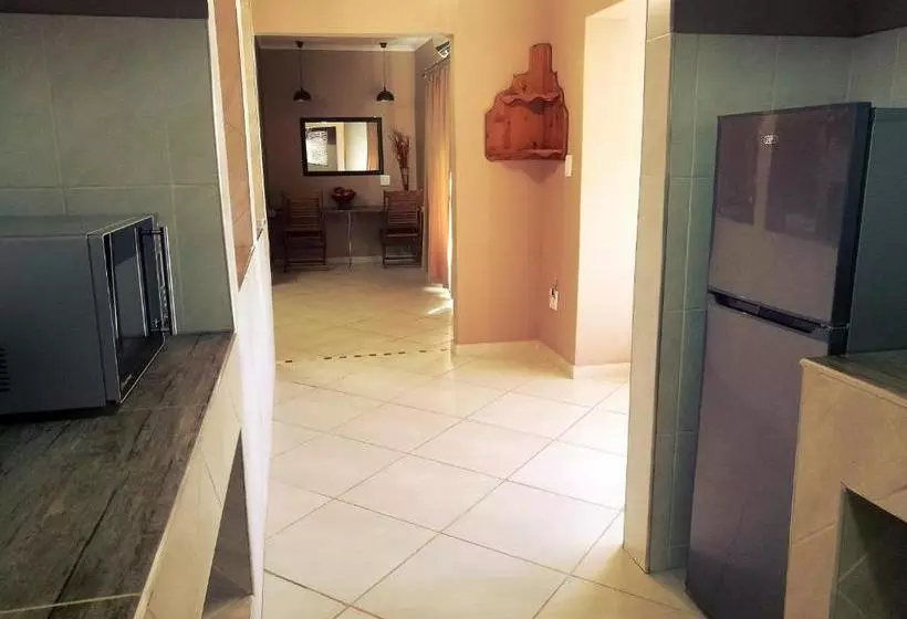 ペンション Kures Guest House