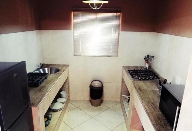 פנסיון Kures Guest House