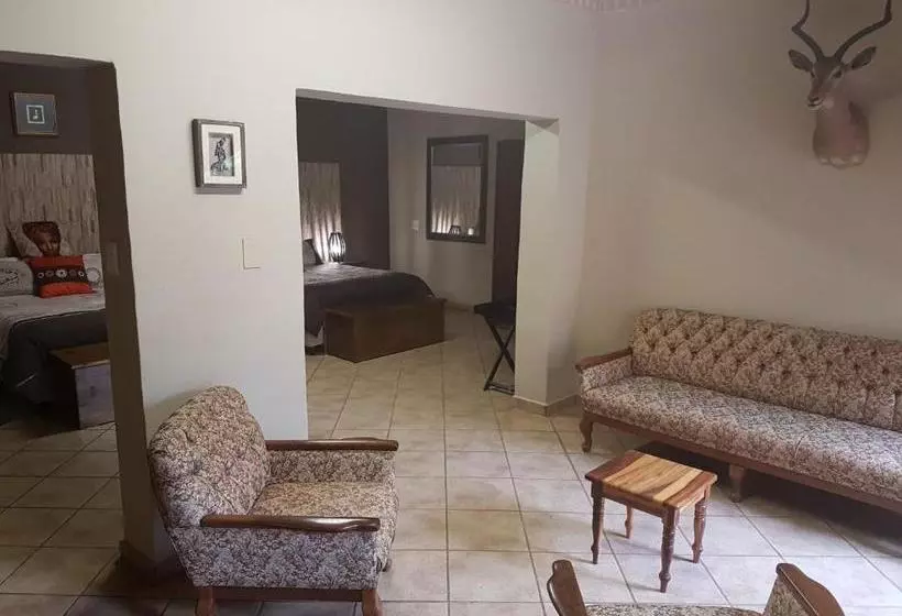 ペンション Kures Guest House