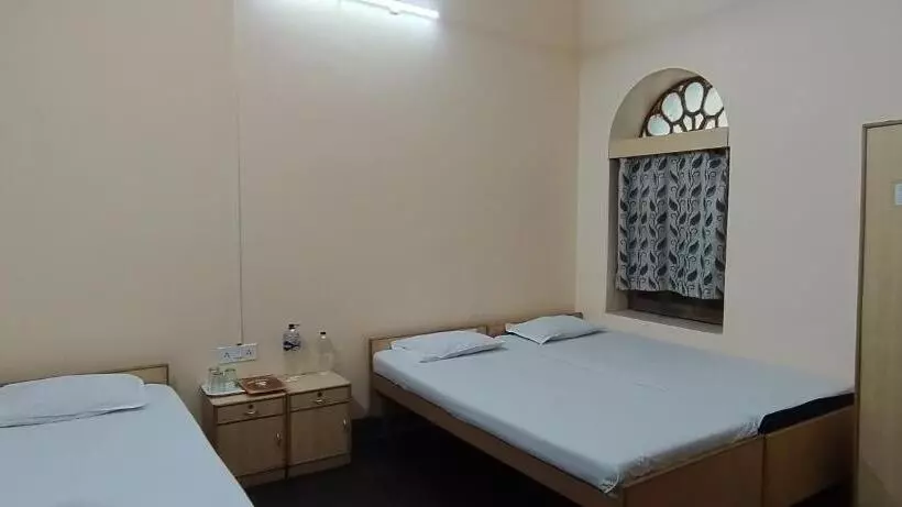 پانسیون Shaw Guest House
