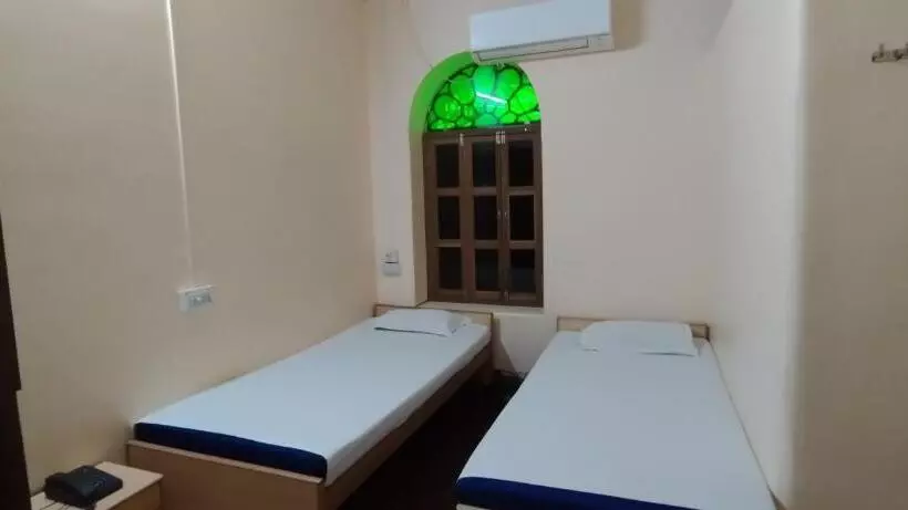پانسیون Shaw Guest House