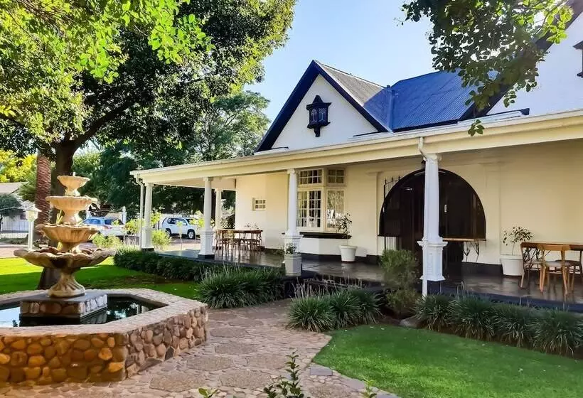 Majatalo Bauhenia Guesthouse