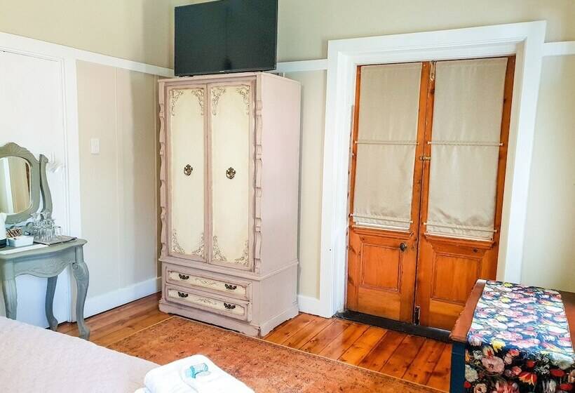 ペンション Bauhenia Guesthouse