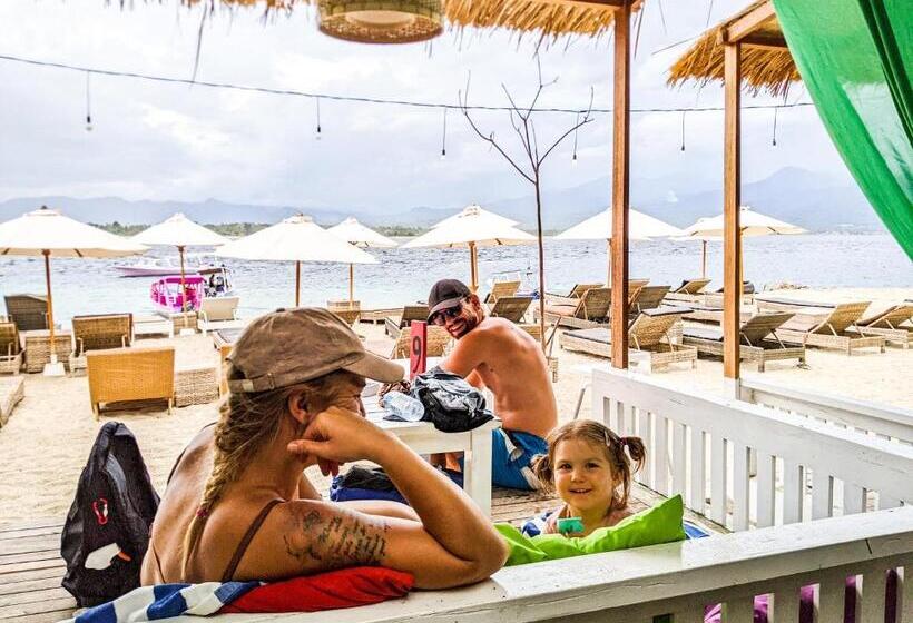 ペンション Zipp Bar Restaurant & Bungalows