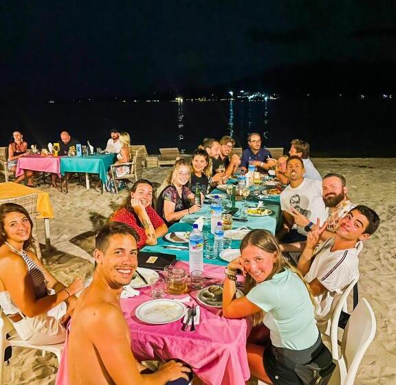 ペンション Zipp Bar Restaurant & Bungalows